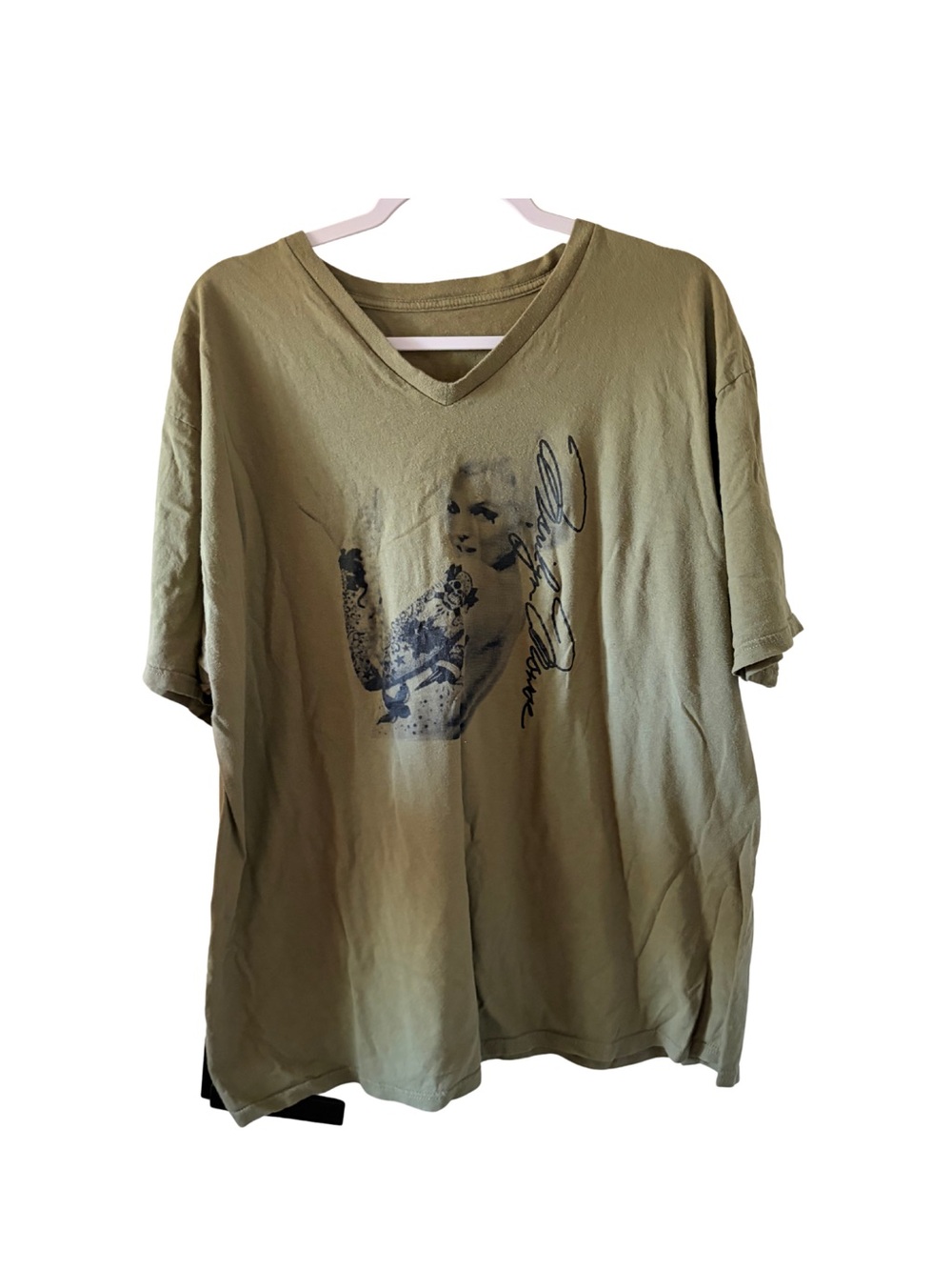 Vintage Marilyn Monroe Graphic V-Neck T-Shirt in Olive Green